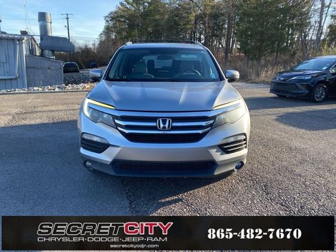Used 2017 Honda Pilot EX image 2