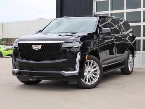 Used 2023 Cadillac Escalade ESV Premium Luxury AWD/4WD image 3