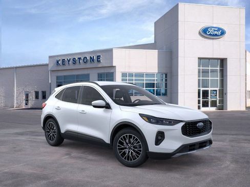New 2025 Ford Escape SE w/ PHEV Premium Package FWD image 1
