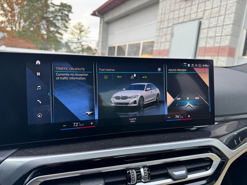 Used 2023 BMW 330i xDrive Sedan w/ Premium Package image 23