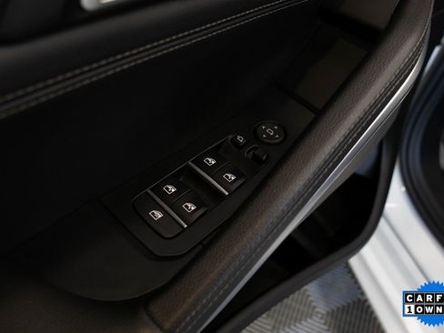 Used 2022 BMW X6 M50i w/ Premium Package image 16