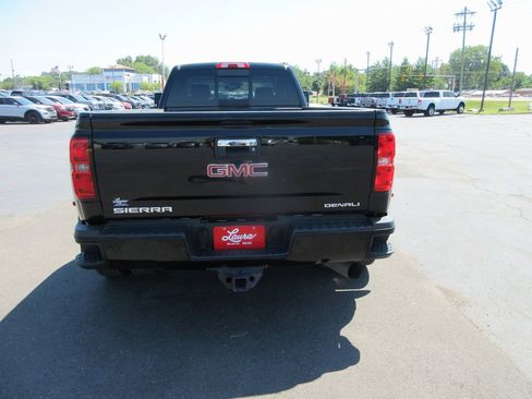 Used 2018 GMC Sierra 3500 Denali w/ Duramax Plus Package image 4