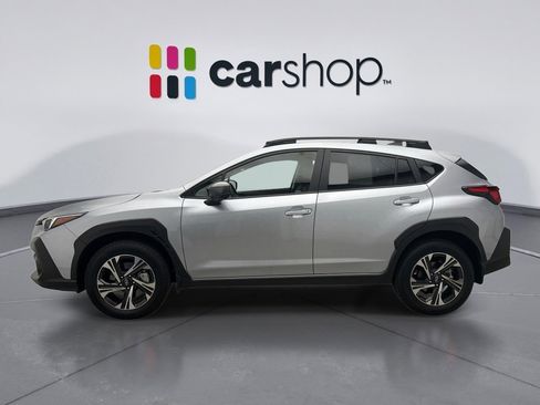 Used 2025 Subaru Crosstrek 2.0i Premium AWD/4WD image 2