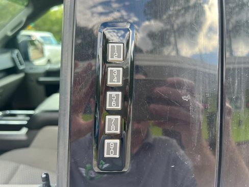 Used 2020 Ford F150 XLT w/ Equipment Group 302A Luxury AWD/4WD image 33