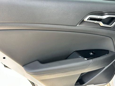 Used 2024 Kia Sportage EX image 22