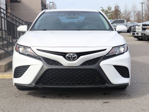 Used 2018 Toyota Camry SE w/ Convenience Package image 4