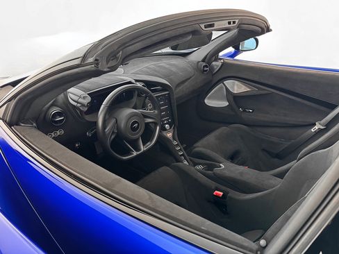 Used 2024 McLaren 750S Spider RWD image 29