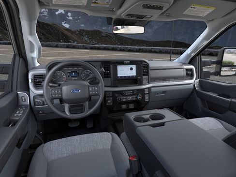 New 2026 Ford F250 XLT w/ FX4 Off-Road Package AWD/4WD image 9