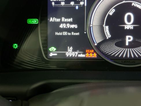 Used 2024 Lexus ES 300h w/ Premium Package image 20