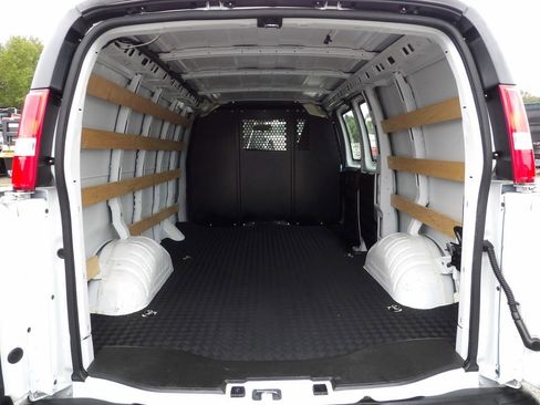 Used 2024 GMC Savana 2500 w/ Driver Convenience Package image 44