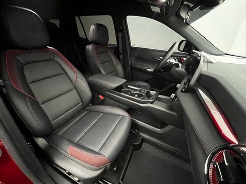 Used 2025 Chevrolet Equinox RS w/ Convenience Package III FWD image 34