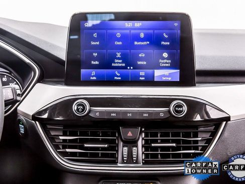 Used 2021 Ford Escape SE image 17