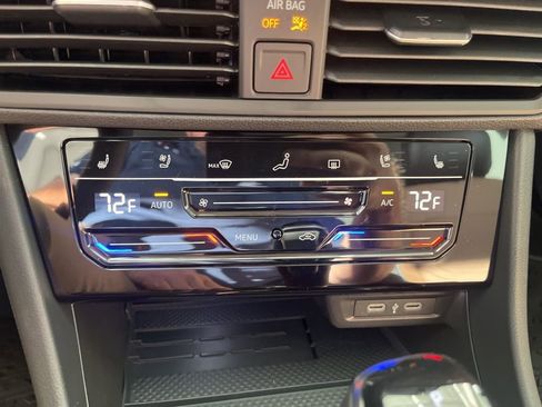 New 2026 Volkswagen Jetta SEL image 25