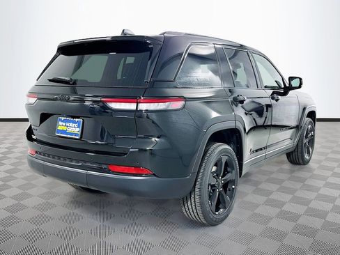 New 2025 Jeep Grand Cherokee Altitude AWD/4WD image 5