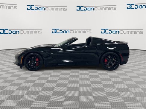 Used 2017 Chevrolet Corvette Stingray Coupe w/ 1LT image 5