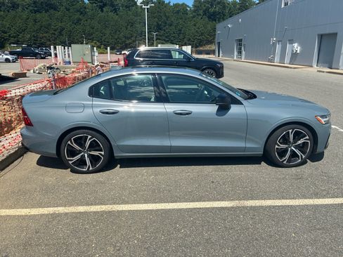 Used 2024 Volvo S60 B5 Plus w/ Climate Package AWD/4WD image 3