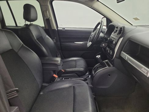 Used 2017 Jeep Compass Latitude AWD/4WD image 21