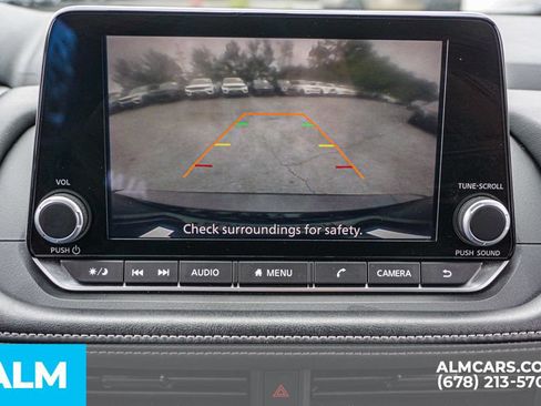 Used 2024 Nissan Rogue S FWD image 35