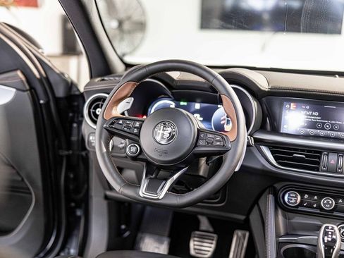 New 2025 Alfa Romeo Stelvio Sprint AWD/4WD image 38