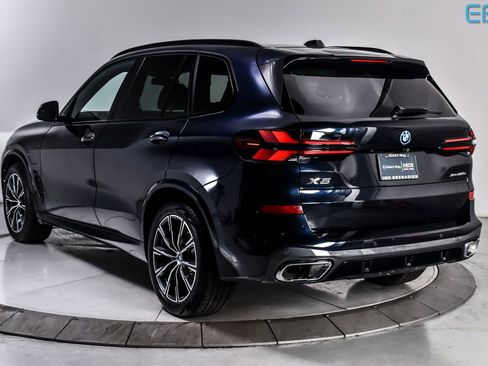 Used 2025 BMW X5 xDrive50e w/ M Sport Package AWD/4WD image 4
