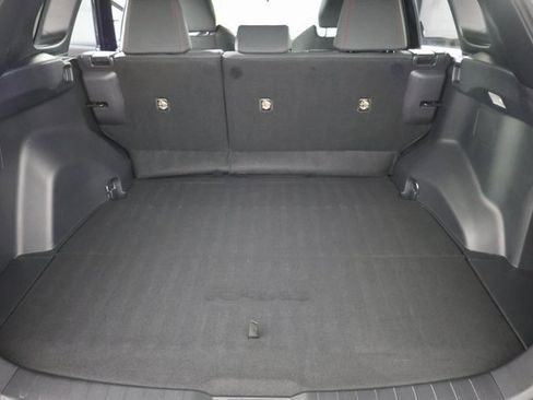 Used 2021 Toyota RAV4 SE image 23