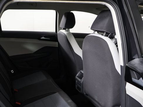 Used 2025 Volkswagen Taos S image 27