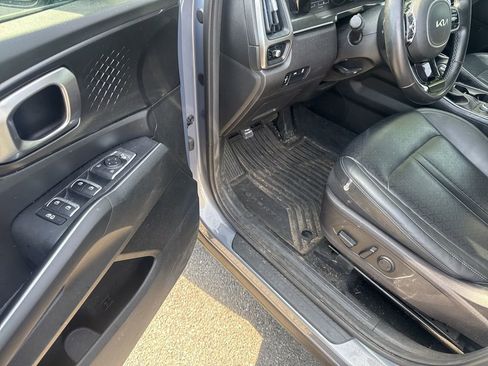 Used 2022 Kia Sorento S image 18