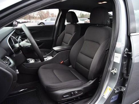 Used 2024 Chevrolet Malibu LT image 17