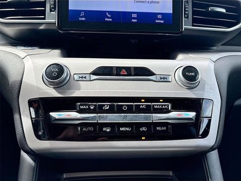 Used 2023 Ford Explorer XLT w/ Equipment Group 202A image 19