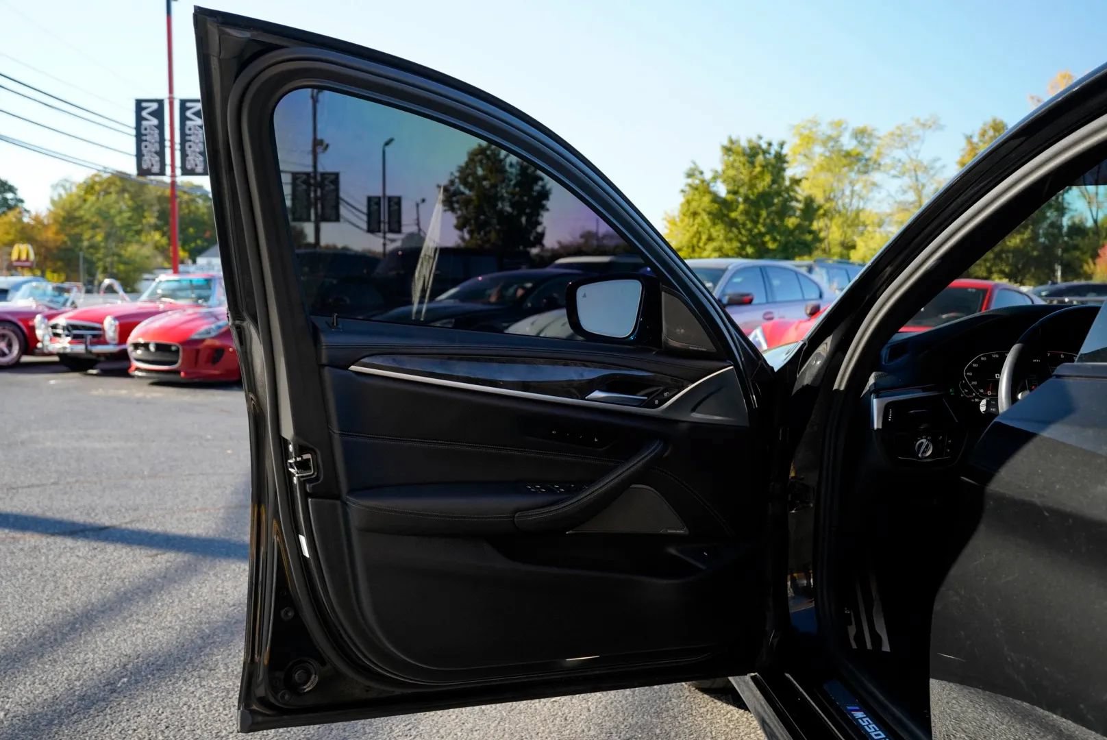 Used 2023 BMW M550i xDrive w/ Executive Package AWD/4WD image 18