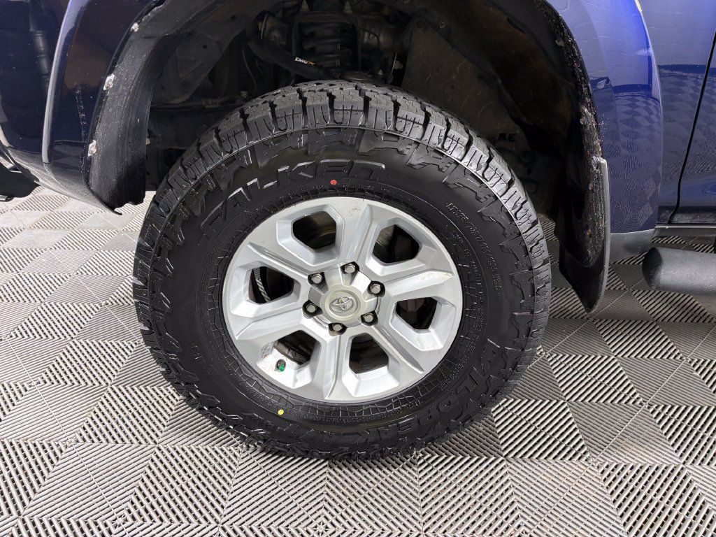 Used 2017 Toyota 4Runner SR5 Premium AWD/4WD image 10