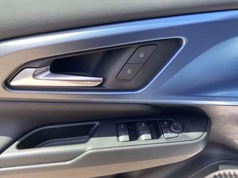 New 2025 Chevrolet Equinox EV LT image 22