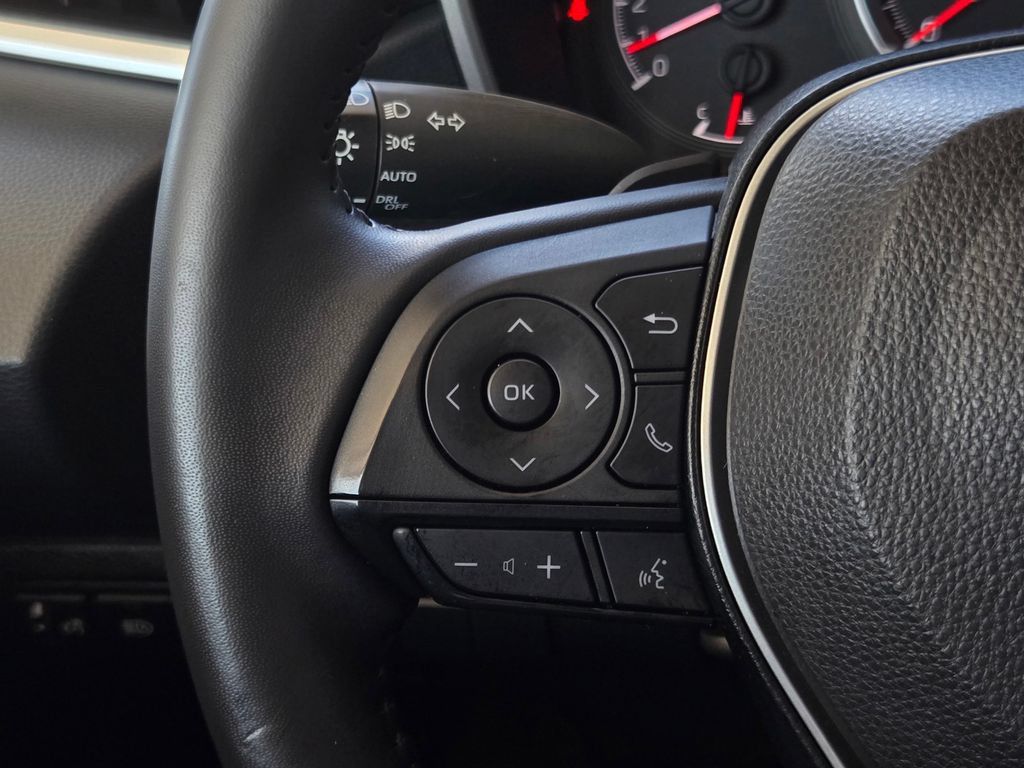 Used 2022 Toyota Corolla SE FWD image 22