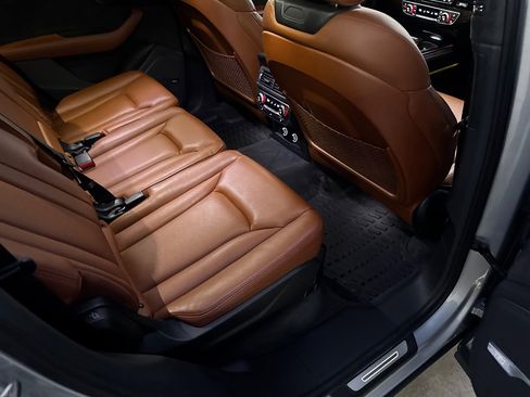 Used 2019 Audi Q7 3.0T Prestige image 31