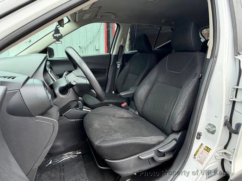 Used 2021 Nissan Kicks S FWD image 13