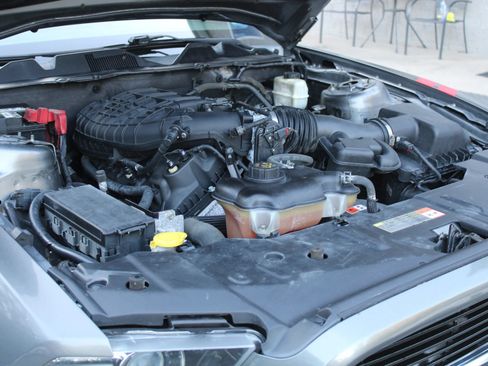 Used 2014 Ford Mustang Coupe RWD image 25