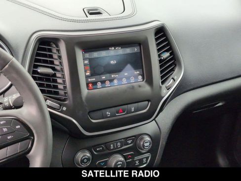 Used 2021 Jeep Cherokee Latitude Plus w/ Sun & Sound Group AWD/4WD image 23