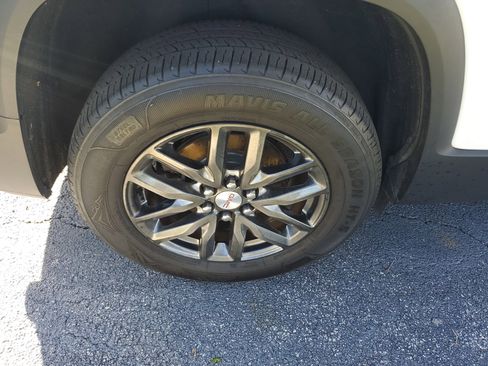 Used 2018 GMC Acadia SLT image 3