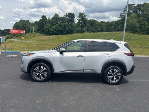 Used 2023 Nissan Rogue SV AWD/4WD image 5