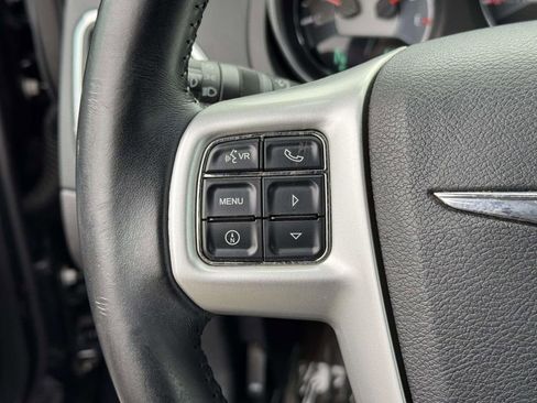 Used 2011 Chrysler 200 Limited FWD image 23
