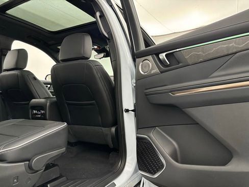 New 2026 Buick Enclave Avenir image 40