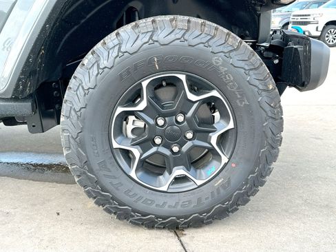 New 2023 Jeep Wrangler Unlimited Rubicon 4xe w/ Cold Weather Group AWD/4WD image 10
