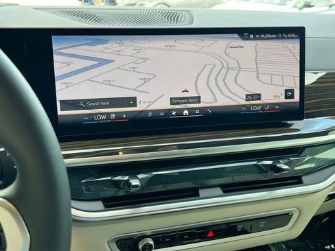 Used 2026 BMW X7 xDrive40i w/ M Sport Package AWD/4WD image 17