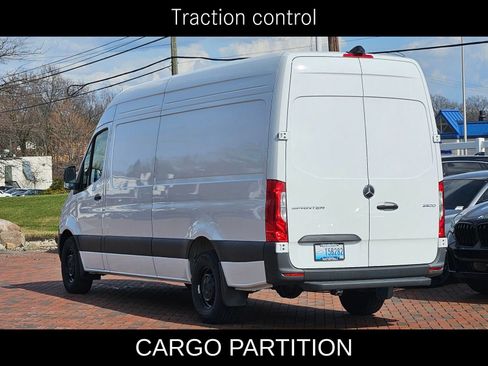 Used 2024 Mercedes-Benz Sprinter 2500 image 4