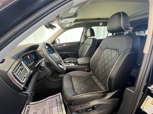 Certified 2025 Volkswagen Atlas SEL Premium R-Line image 11