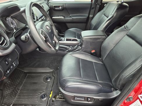 Used 2023 Toyota Tacoma TRD Sport w/ TRD Premium Sport Package image 13