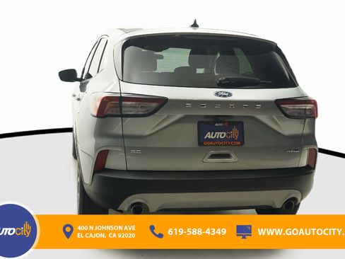 Used 2022 Ford Escape SE image 13