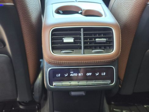 Used 2024 Mercedes-Benz GLS 580 4MATIC image 24