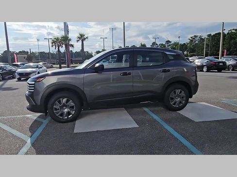 Used 2025 Nissan Kicks S image 24