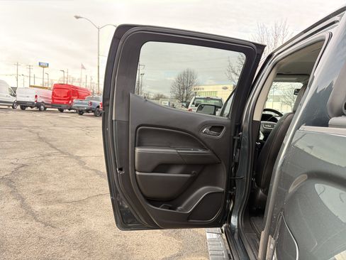 Used 2017 GMC Canyon SLT w/ Driver Alert Package image 28